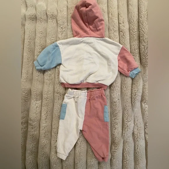 H&M Kids Matching Set in Pink, White, and Blue - Picture 2 of 2